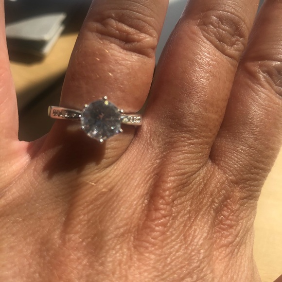 Stunning 3 carat diamond engagement ring - Picture 3 of 5